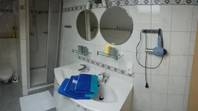 Ein Badezimmer in der Unterkunft Haus Bauer Appartment I mit Balkon