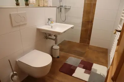 Ein Badezimmer in der Unterkunft Landhaus-Appartements Warraich