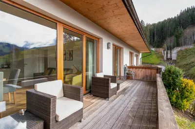 Ein allgemeiner Bergblick oder ein Berglick von der Ferienwohnung aus