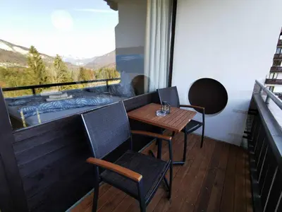 Ein allgemeiner Bergblick oder ein Berglick von der Ferienwohnung aus
