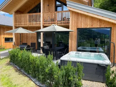 Ein Garten an der Unterkunft Hillside Chalet Kreischberg
