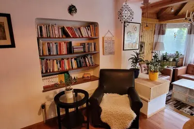 Die Bibliothek in der Ferienwohnung