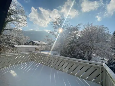 Ein allgemeiner Bergblick oder ein Berglick von der Ferienwohnung aus