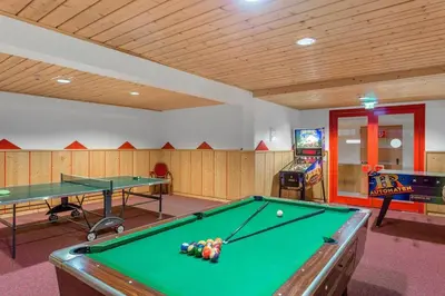 Ein Billardtisch in der Unterkunft Alpine Club Apartement für 6 Personen