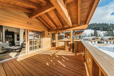 Ein allgemeiner Bergblick oder ein Berglick von der Ferienwohnung aus