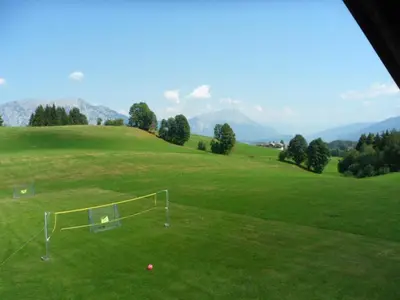 Ein allgemeiner Bergblick oder ein Berglick von der Ferienwohnung aus