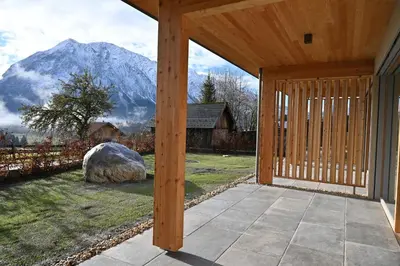 Ein allgemeiner Bergblick oder ein Berglick von der Ferienwohnung aus