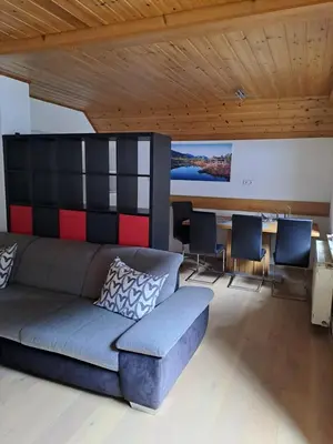 Ein Sitzbereich in der Unterkunft Ferienwohnung Schmaranzer