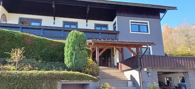 Das Gebäude in dem sich die Ferienwohnung befindet