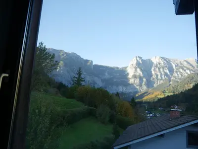 Ein allgemeiner Bergblick oder ein Berglick von der Ferienwohnung aus