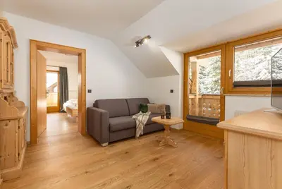 Ein Sitzbereich in der Unterkunft Bergchalet 