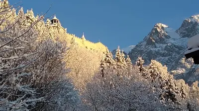 Ein allgemeiner Bergblick oder ein Berglick von der Ferienwohnung aus