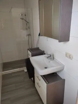 Ein Badezimmer in der Unterkunft Ferienwohnung ländlich und in Seenähe