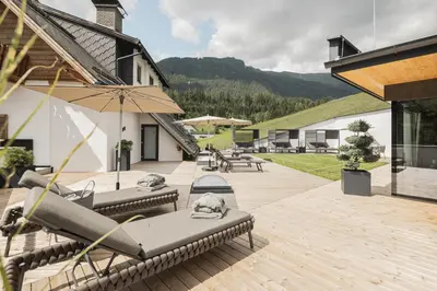 Ein allgemeiner Bergblick oder ein Berglick von der Ferienwohnung aus