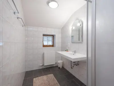 Ein Badezimmer in der Unterkunft Haus Durchegg
