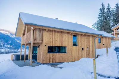 Das Gebäude in dem sich das Chalet befindet