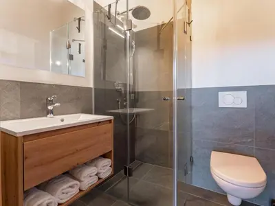Ein Badezimmer in der Unterkunft Grebenzen Lodge Prinz