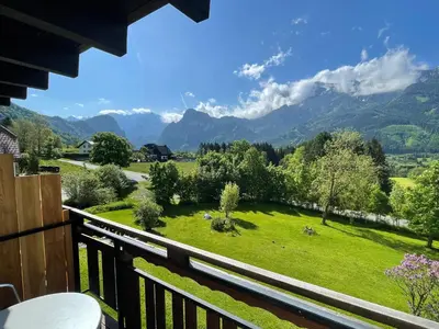 Ein allgemeiner Bergblick oder ein Berglick von der Pension aus