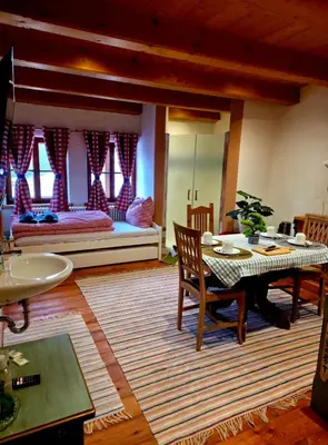 Ein Sitzbereich in der Unterkunft Sonnleit'n Zimmer 7