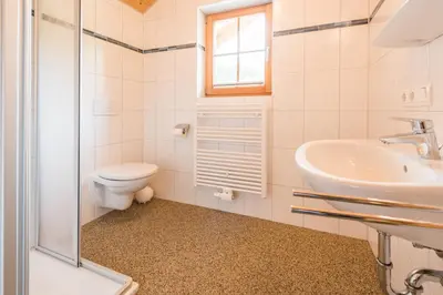 Ein Badezimmer in der Unterkunft Almliesl SCHO-568