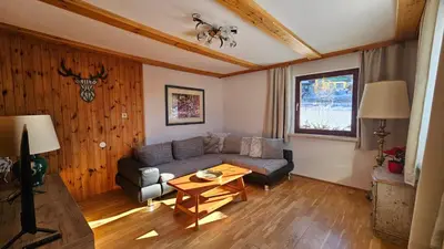 Ein Sitzbereich in der Unterkunft Ferienhaus SCHWEIZER Hof