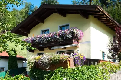 Ein Garten an der Unterkunft Haus Fritzenwallner Appartement 1