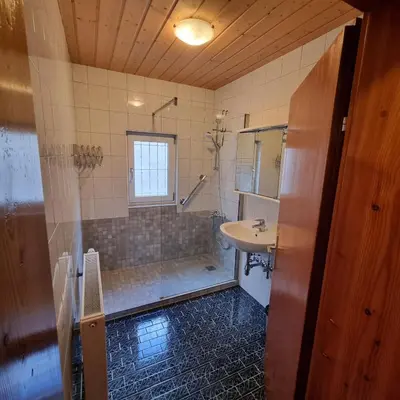 Ein Badezimmer in der Unterkunft Ladner am See