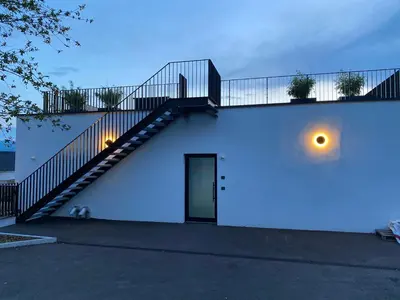 Das Gebäude in dem sich das Aparthotel befindet