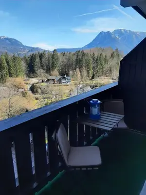 Ein allgemeiner Bergblick oder ein Berglick von der Ferienwohnung aus