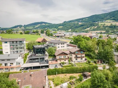 Ein allgemeiner Bergblick oder ein Berglick von der Ferienwohnung aus