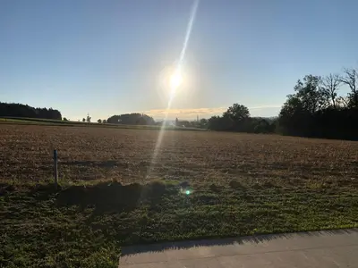 Blick auf den Sonnenuntergang/Sonnenaufgang von der Ferienwohnung aus oder aus der Nähe