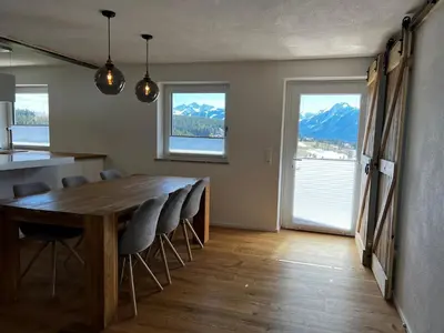 Ein allgemeiner Bergblick oder ein Berglick von der Ferienwohnung aus