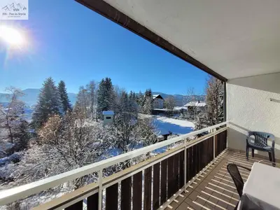 Ein allgemeiner Bergblick oder ein Berglick von der Ferienwohnung aus