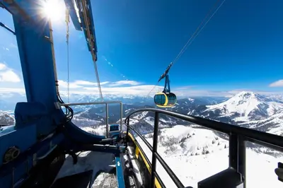 Ein allgemeiner Bergblick oder ein Berglick von der Ferienwohnung aus
