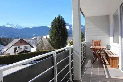 Ein allgemeiner Bergblick oder ein Berglick von der Ferienwohnung aus