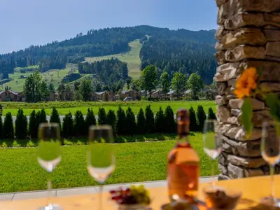 Ein allgemeiner Bergblick oder ein Berglick von des Chalets aus