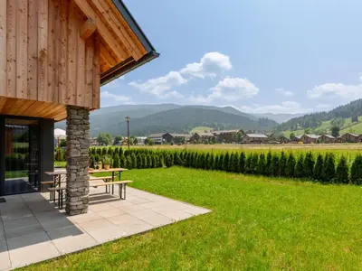 Ein allgemeiner Bergblick oder ein Berglick von des Chalets aus