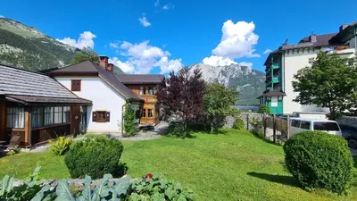 Ein allgemeiner Bergblick oder ein Berglick von der Ferienwohnung aus