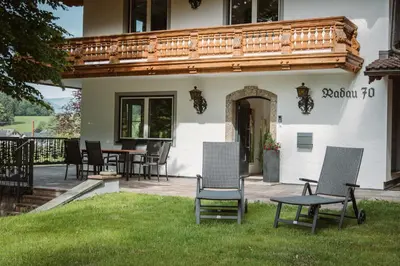 Ein Garten an der Unterkunft Hoamhaus