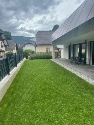 Ein Garten an der Unterkunft Ferienwohnung Siri Zentrum mit Garten