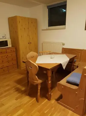Ein Sitzbereich in der Unterkunft Helles und großzügiges Souterrain Appartement