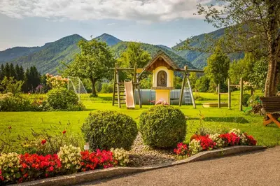 Ein allgemeiner Bergblick oder ein Berglick von der Ferienwohnung aus
