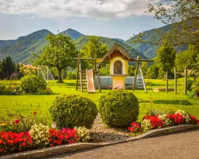 Ein allgemeiner Bergblick oder ein Berglick von der Ferienwohnung aus