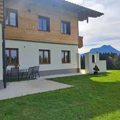 Ein allgemeiner Bergblick oder ein Berglick von der Ferienwohnung aus